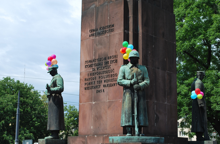 Baloons on Monuments